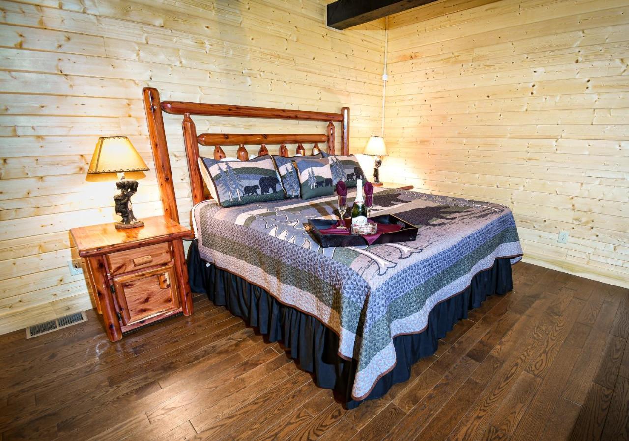 Willa Gatlinburg - Honeymoon Hideaway Zewnętrze zdjęcie
